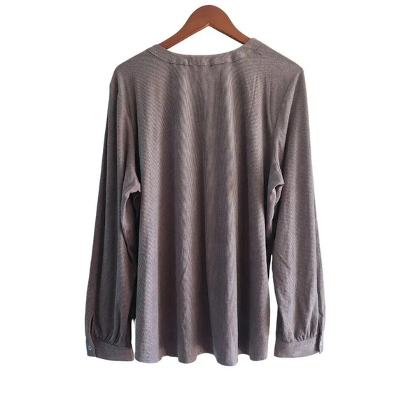 New $64.95 Chico's Top Blouse Size 3 Gray Long Sleeve V-Neck Pullover - Picture 13 of 16